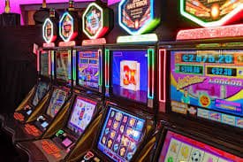 Dealer Live Casino sport77 berinteraksi langsung dengan pemain online